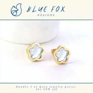 *NEW* 18K Gold Plated Stainless  Steel Pearl Flower Earrings